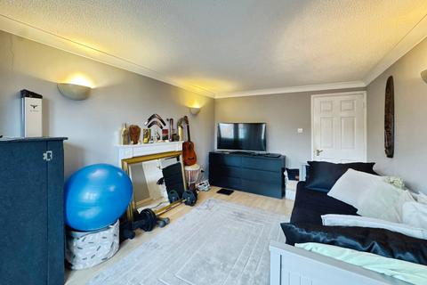 2 bedroom flat for sale, Devere Court, Clopton Road, Stratford-upon-Avon, CV37