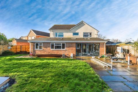 4 bedroom detached house for sale, Heatherstone Avenue, Dibden Purlieu, Southampton