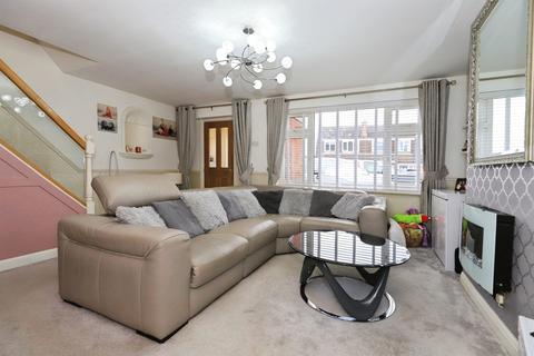 3 bedroom semi-detached house for sale, Aldermere Road, Kidderminster