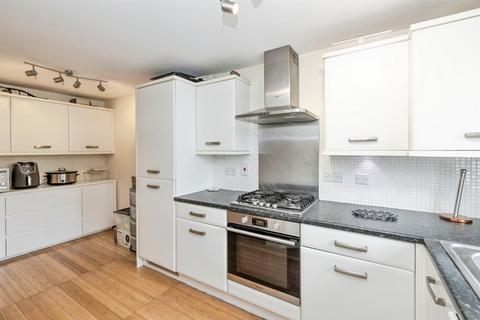 4 bedroom terraced house for sale, Dodd Road, Watford