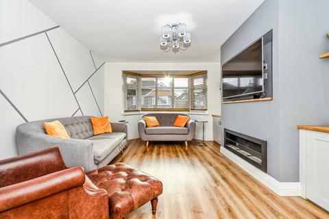 undefined, Banbury Close, Swindon