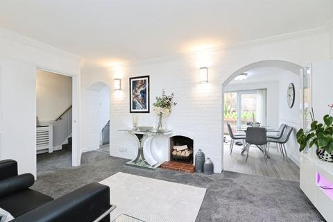 5 bedroom terraced house for sale, Prestwick Road, Watford