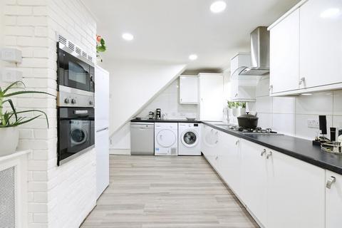 5 bedroom terraced house for sale, Prestwick Road, Watford