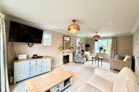 4 bedroom detached house for sale, Wilcot Close, Watford WD19