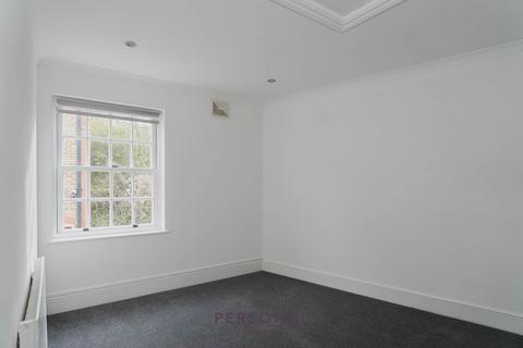 1 bedroom maisonette to rent, East Street, Epsom