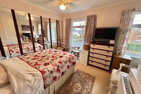 2 bedroom end of terrace house for sale, Grand Cross Road, Huddersfield