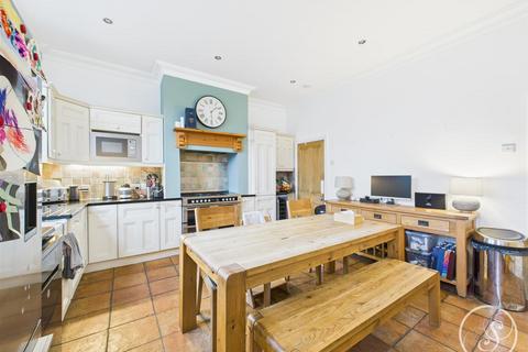 4 bedroom terraced house for sale, Morritt Drive, Leeds