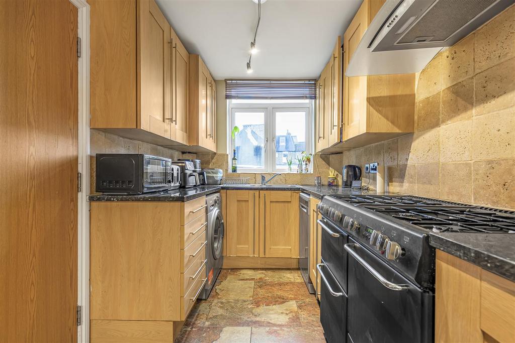 James anderson-23 willow tree close 17 .JPG