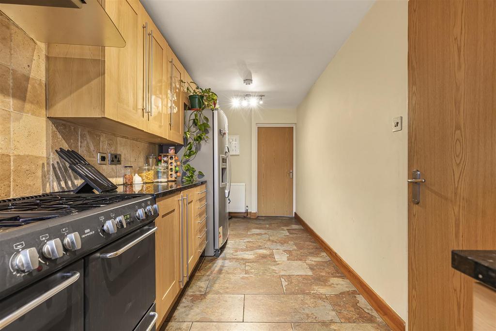 James anderson-23 willow tree close 1 .JPG