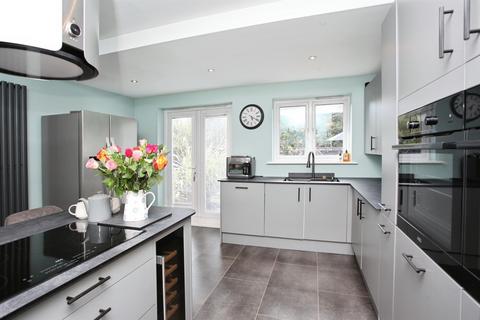 undefined, Long Heath Close, Caerphilly
