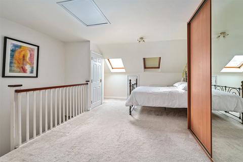 4 bedroom terraced house for sale, Dean Close, Guildford GU12