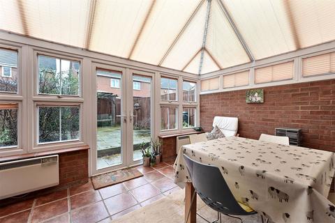 4 bedroom terraced house for sale, Dean Close, Guildford GU12