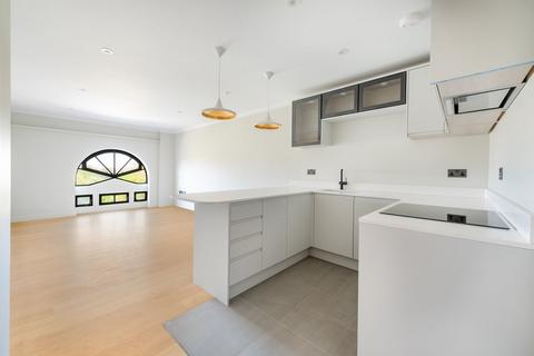 2 bedroom flat to rent, Devonhurst Place, Heathfield Terrace, London W4