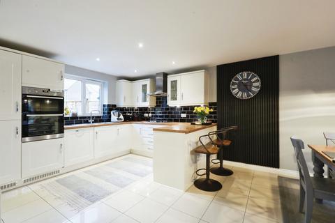 4 bedroom detached house for sale, Kempton Close, Bicester