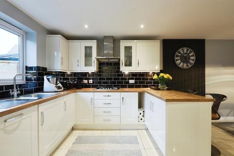 4 bedroom detached house for sale, Kempton Close, Bicester