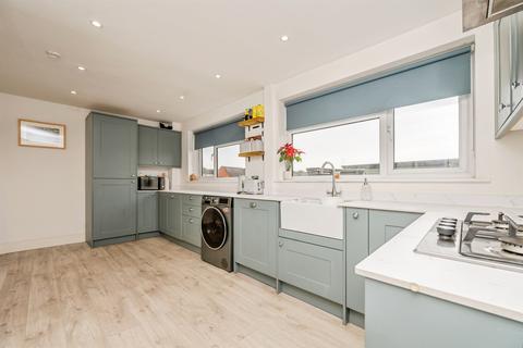 3 bedroom end of terrace house for sale, Keble Close, Worcester
