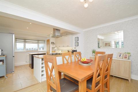 3 bedroom semi-detached house for sale, BEAUTIFULLY PRESENTED HOME * LAKE