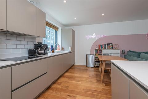 4 bedroom townhouse for sale, Solar Avenue, Leeds LS9