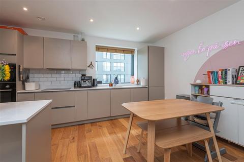 4 bedroom townhouse for sale, Solar Avenue, Leeds LS9
