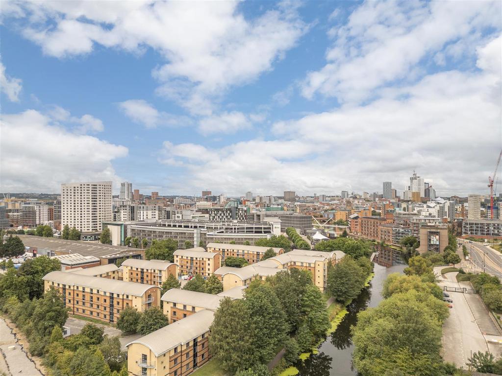 05 - 40 Solar Ave LS9 8 FF.jpg