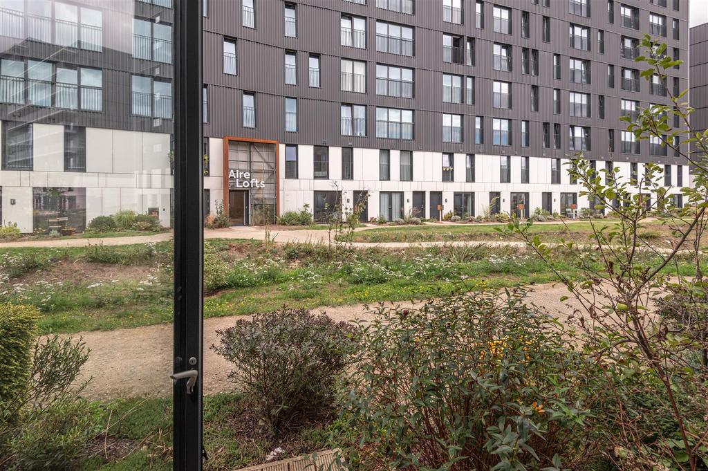 46 - 40 Solar Ave LS9 8 FF.jpg