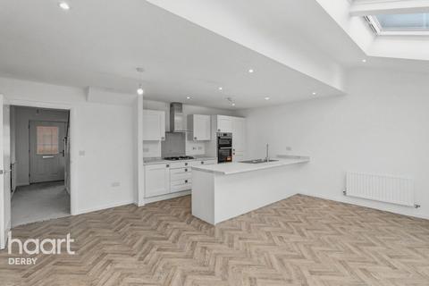 4 bedroom detached house for sale, Dracan Village, Burton-on-Trent