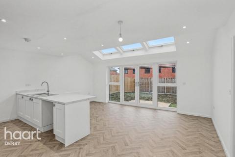4 bedroom detached house for sale, Dracan Village, Burton-on-Trent