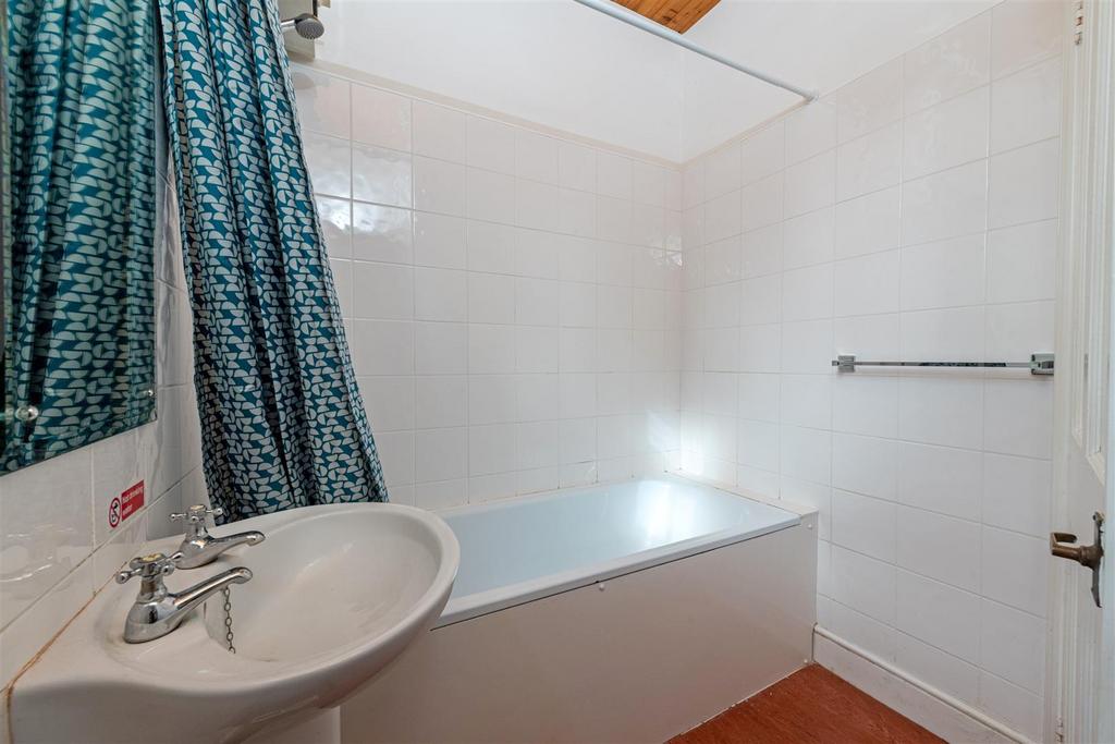 4.90 West Hill Bath.jpg