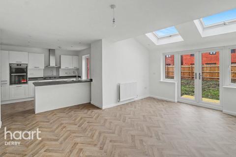 4 bedroom detached house for sale, Dracan Village, Burton-on-Trent