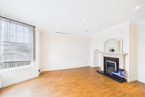 3 bedroom end of terrace house to rent, Meadow Way, Bracknell, Berkshire, RG42
