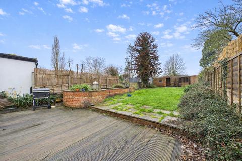3 bedroom end of terrace house to rent, Meadow Way, Bracknell, Berkshire, RG42