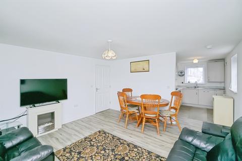 2 bedroom ground floor flat for sale, Ffordd Wallace, Barry