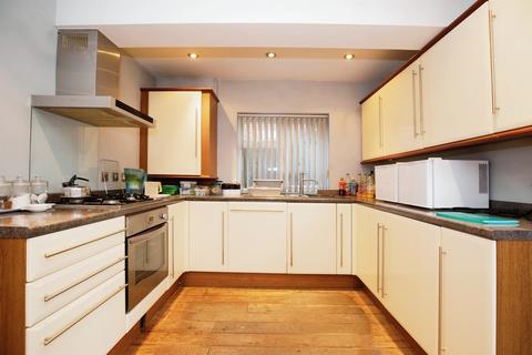 undefined, Millers Road, Warwick