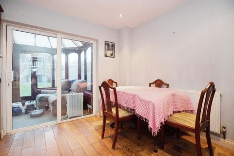 undefined, Millers Road, Warwick