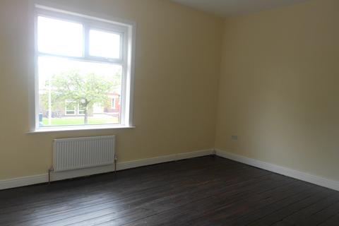 2 bedroom terraced house to rent, Bridgewater Road, Worsley M28
