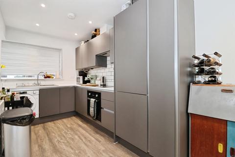3 bedroom end of terrace house for sale, Park Road, Kingswood, Bristol