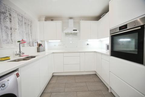 undefined, Cheslyn Close, Luton
