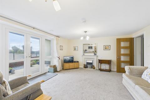 2 bedroom apartment for sale, Middleton Court, Porthcawl CF36