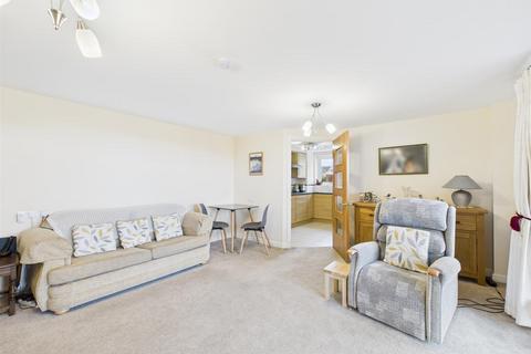 2 bedroom apartment for sale, Middleton Court, Porthcawl CF36