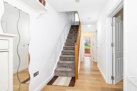 3 bedroom end of terrace house for sale, Barnhurst Path, Watford