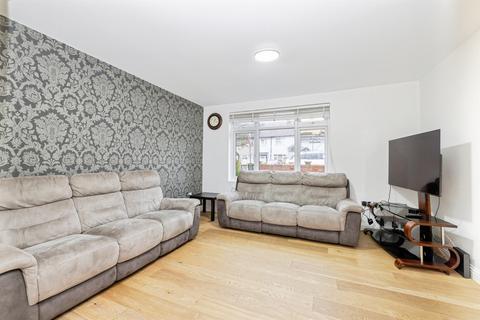 3 bedroom end of terrace house for sale, Barnhurst Path, Watford