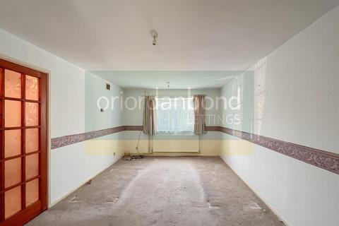 3 bedroom terraced house to rent, Ellfield Court, Lings, Northampton, NN3