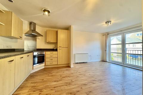 2 bedroom flat for sale, Albert Promenade, Halifax