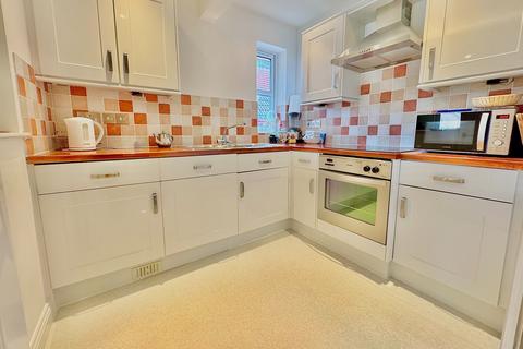 2 bedroom flat for sale, HIGHCLIFFE ROAD, SWANAGE