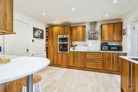 4 bedroom link detached house for sale, Joyberry Drive, Stourbridge