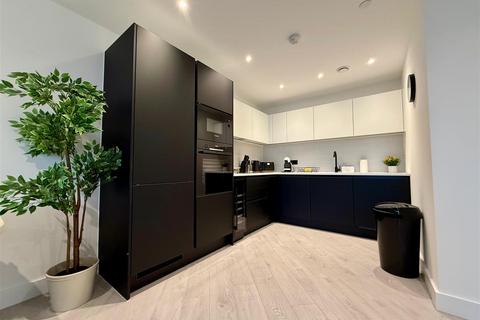 1 bedroom apartment to rent, Vista River Gardens, 1 Trinity Way, Manchester