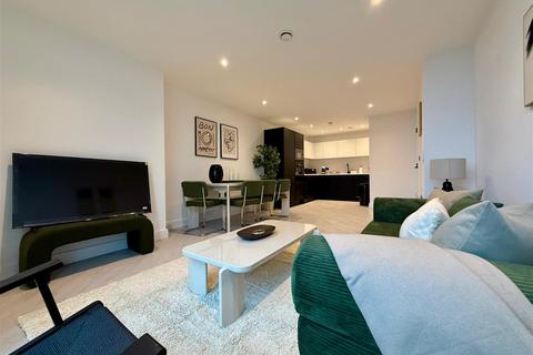 1 bedroom apartment to rent, Vista River Gardens, 1 Trinity Way, Manchester