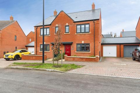 3 bedroom semi-detached house for sale, New Meadow Road, Telford, TF4