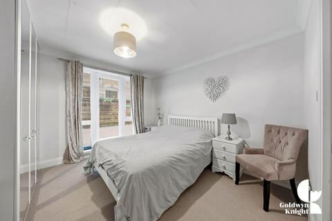3 bedroom apartment to rent, Rotherhithe Street, London SE16