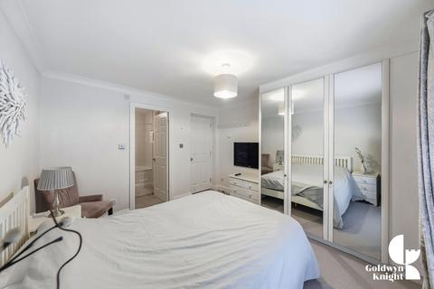 3 bedroom apartment to rent, Rotherhithe Street, London SE16